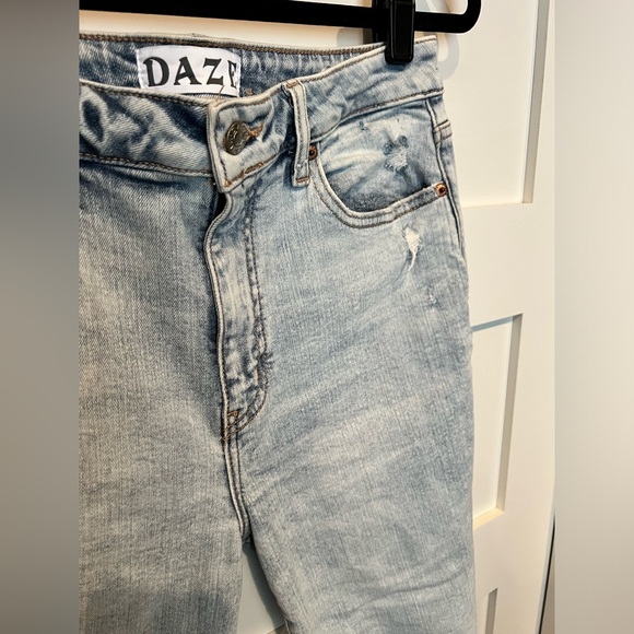 DAZE Daily Driver Just Right denim jeans. - Picture 2 of 8